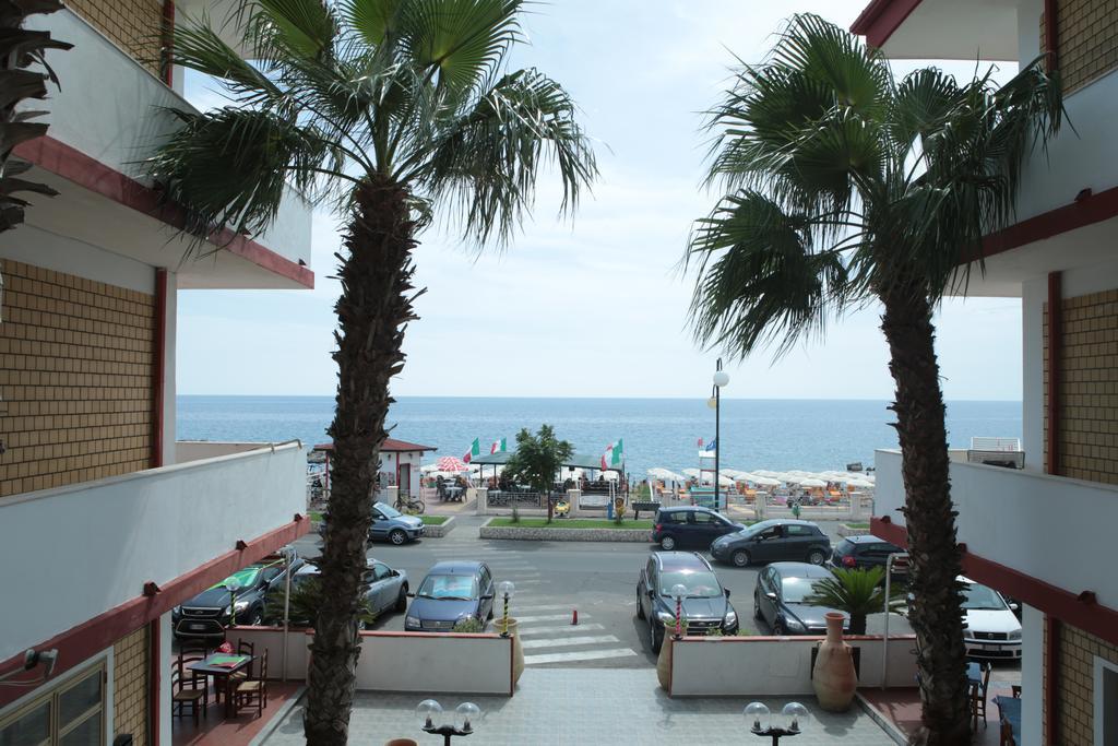 Hotel Miramare Cirò Marina Exteriör bild