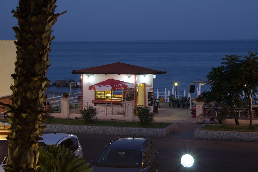 Hotel Miramare Cirò Marina Exteriör bild