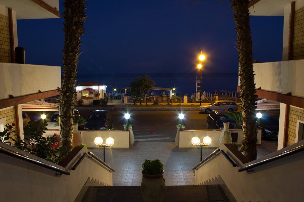 Hotel Miramare Cirò Marina Exteriör bild