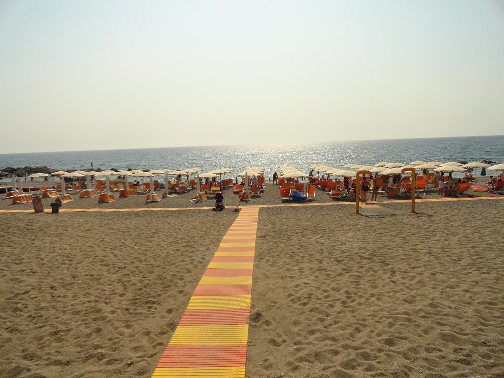 Hotel Miramare Cirò Marina Exteriör bild